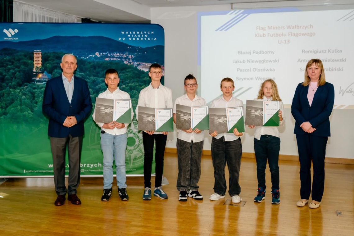 Młodzi mistrzowie nagrodzeni! Gala stypendiów sportowych w Aqua Zdrój Wałbrzych Młodzi mistrzowie nagrodzeni! Gala stypendiów sportowych w Aqua Zdrój Wałbrzych