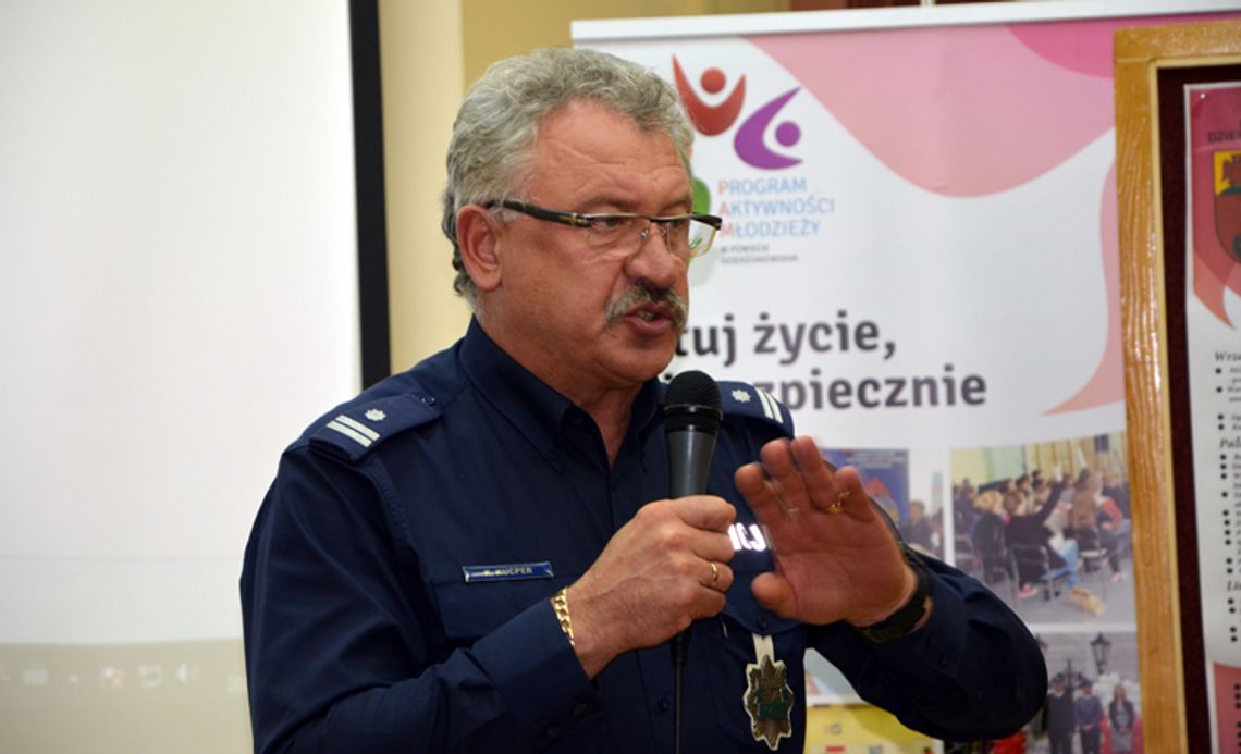 NACZELNIK DZIERŻONIOWSKIEJ "DROGÓWKI" ODSZEDŁ NA EMERYTURĘ NACZELNIK DZIERŻONIOWSKIEJ "DROGÓWKI" ODSZEDŁ NA EMERYTURĘ