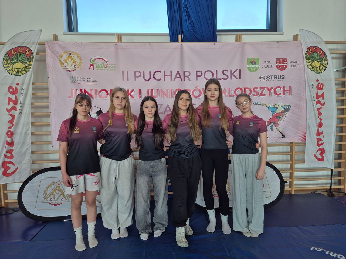 Nadia Kurcab ze złotym a Emilia Wyka ze srebrnym medalem Pucharu Polski Kadetek w Zapasach