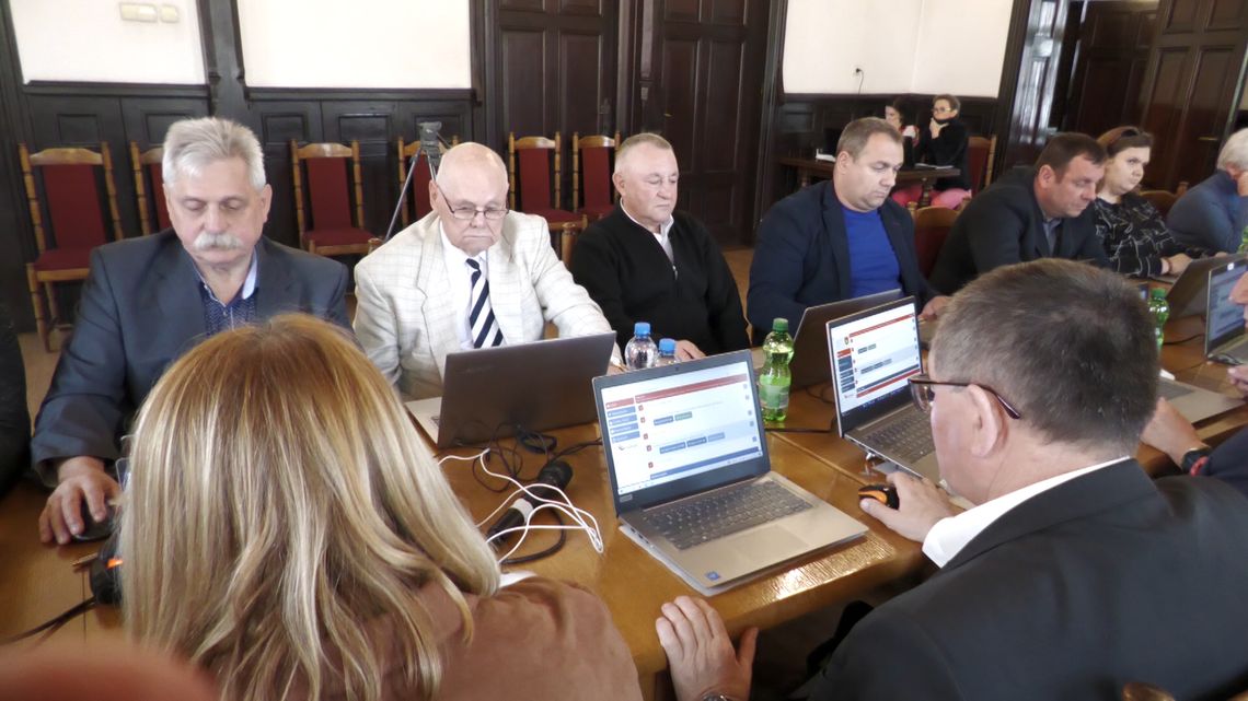 Nadzwyczajna sesja Rady Miasta w Nowej Rudzie Nadzwyczajna sesja Rady Miasta w Nowej Rudzie