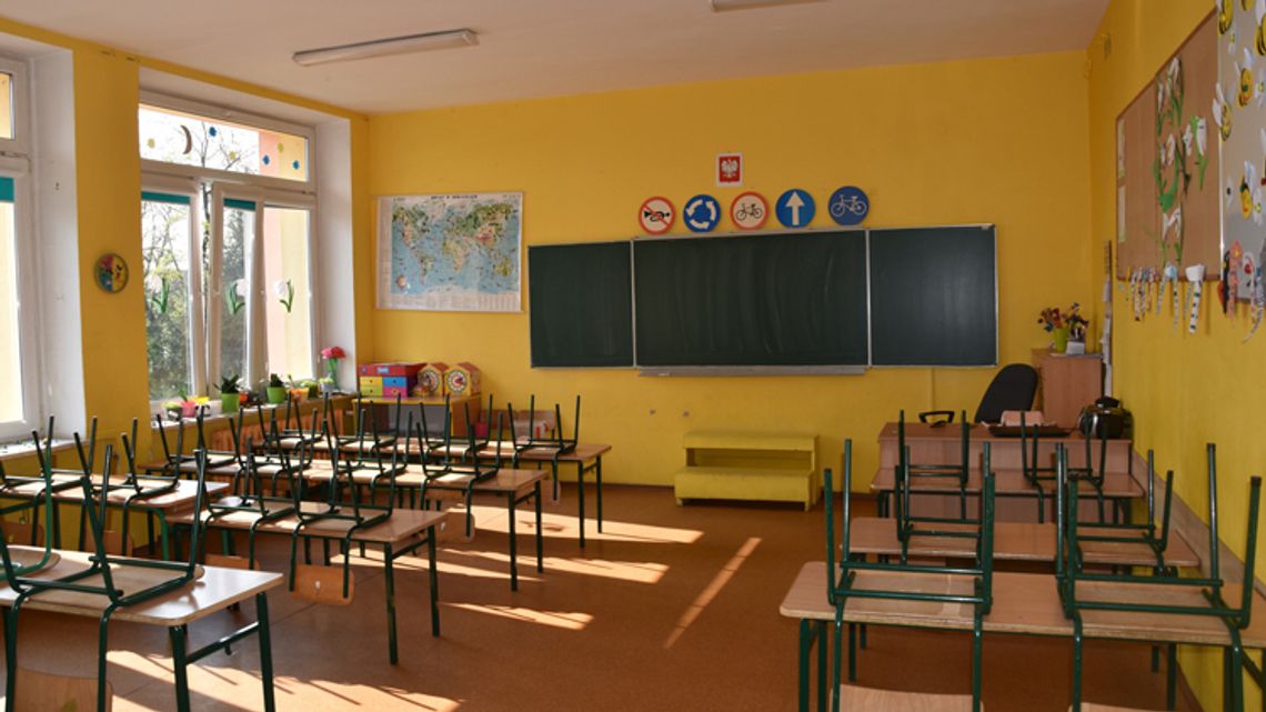 NAUCZYCIELE STRAJKUJĄ – PROTEST WE WSZYSTKICH PLACÓWKACH PUBLICZNYCH