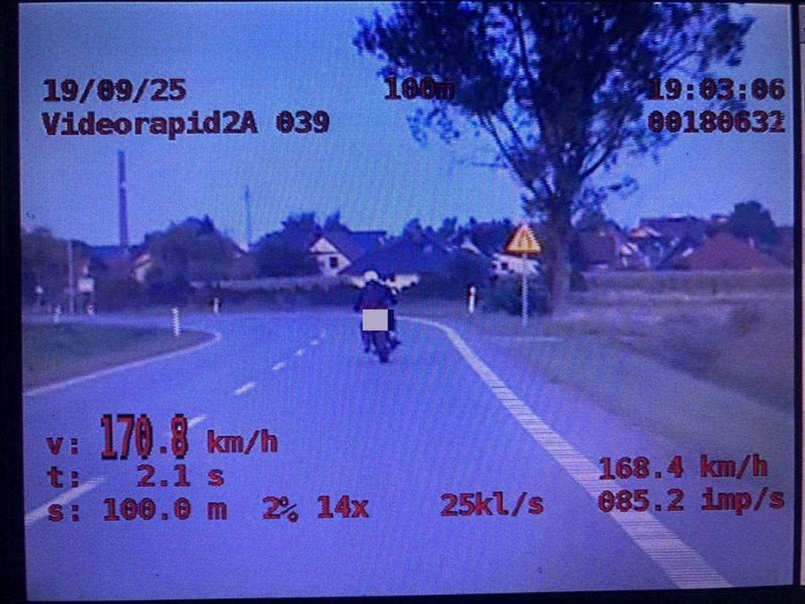 Niebezpieczna jazda motocyklisty przerwana przez dzierżoniowską Policję Niebezpieczna jazda motocyklisty przerwana przez dzierżoniowską Policję