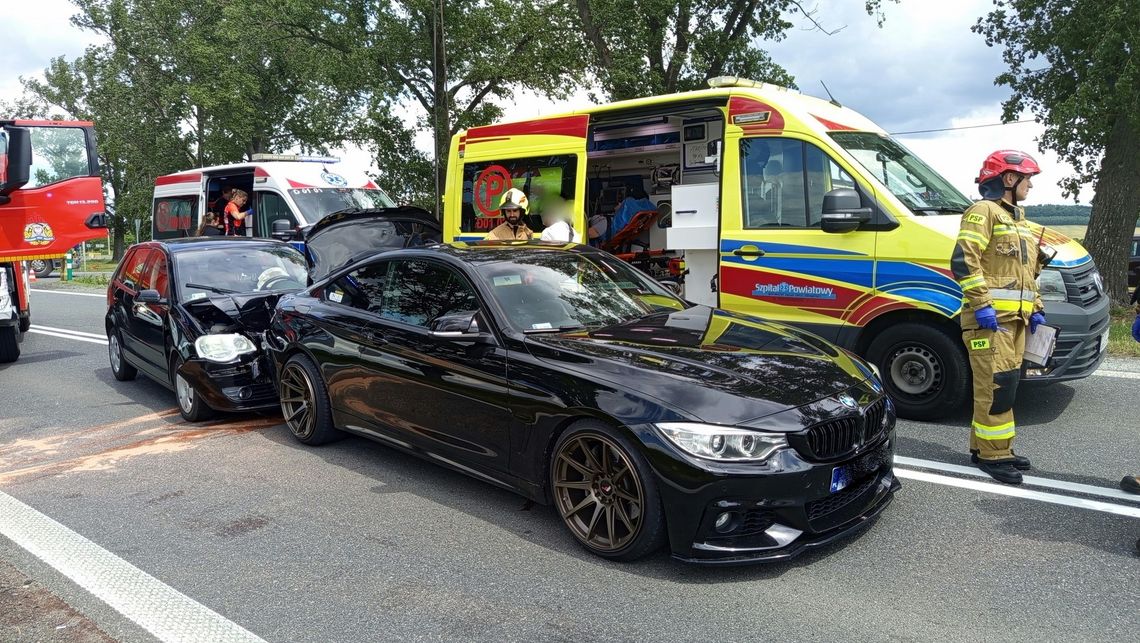Niemcza, zderzenie Volkswagena z BMW na "Ósemce" Niemcza, zderzenie Volkswagena z BMW na "Ósemce"
