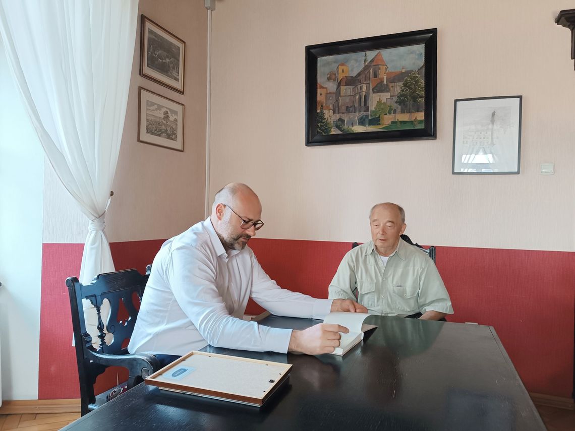 Niezwykła historia rodziny Zubków: Dziennik z Kazachstanu w Kłodzku Niezwykła historia rodziny Zubków: Dziennik z Kazachstanu w Kłodzku