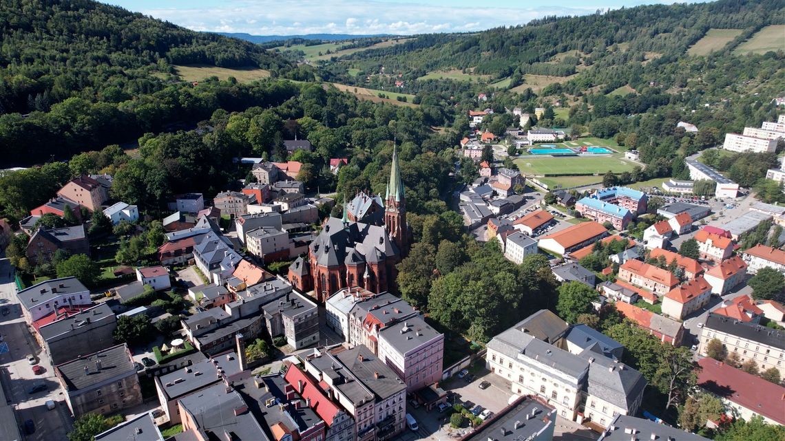 Nowa Ruda: 3 inwestycje i 3 umowy