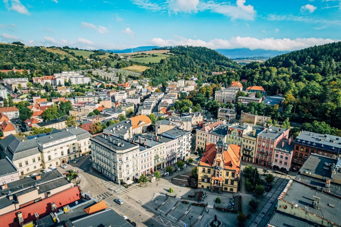 Nowa Ruda – filmowe miasto z górniczą przeszłością i wyjątkowym krajobrazem