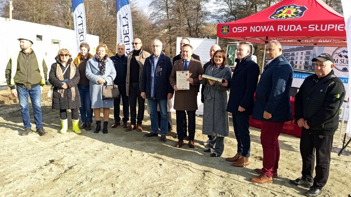 Nowa Ruda. Uroczystość podpisania aktu erekcyjnego