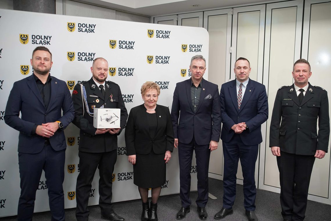Nowoczesne wsparcie dla OSP. Strażacy z Dolnego Śląska przeszkoleni do obsługi dronów