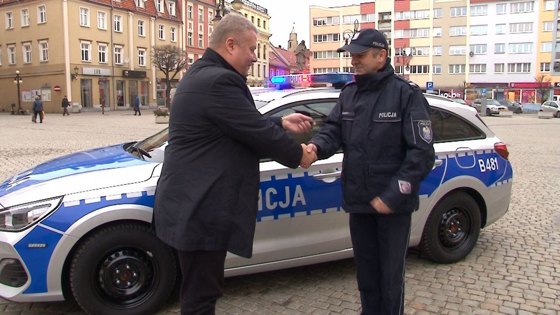 NOWY RADIOWÓZ DLA DZIERŻONIOWSKIEJ POLICJI