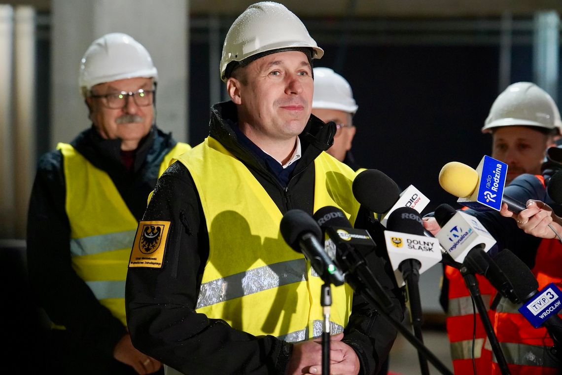 Nowy Szpital Onkologiczny we Wrocławiu przy ul. Hipokratesa rośnie szybciej niż planowano