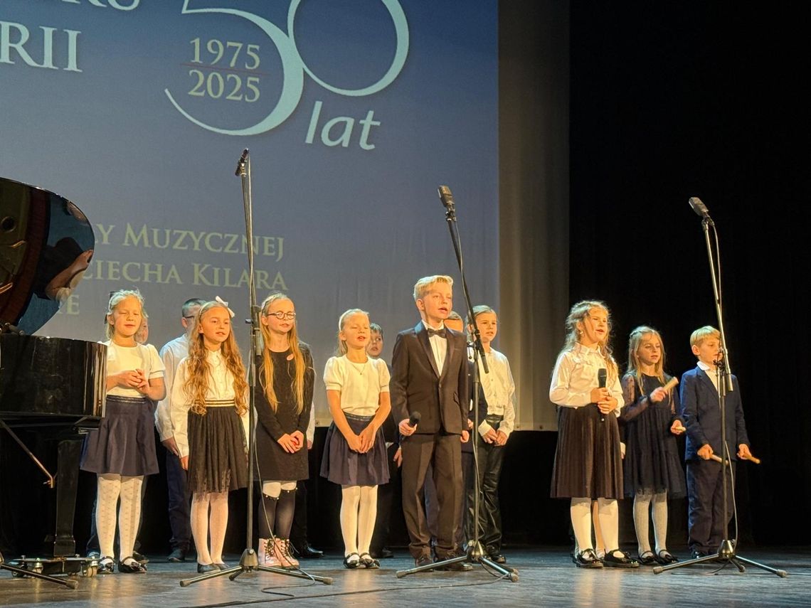 Obchody 50-lecia Państwowej Szkoły Muzycznej I stopnia im. Wojciecha Kilara w Dzierżoniowie