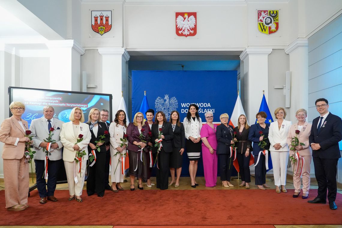 Odznaki Honorowe „Za Zasługi dla Samorządu Terytorialnego” wręczone na Dolnym Śląsku Odznaki Honorowe „Za Zasługi dla Samorządu Terytorialnego” wręczone na Dolnym Śląsku