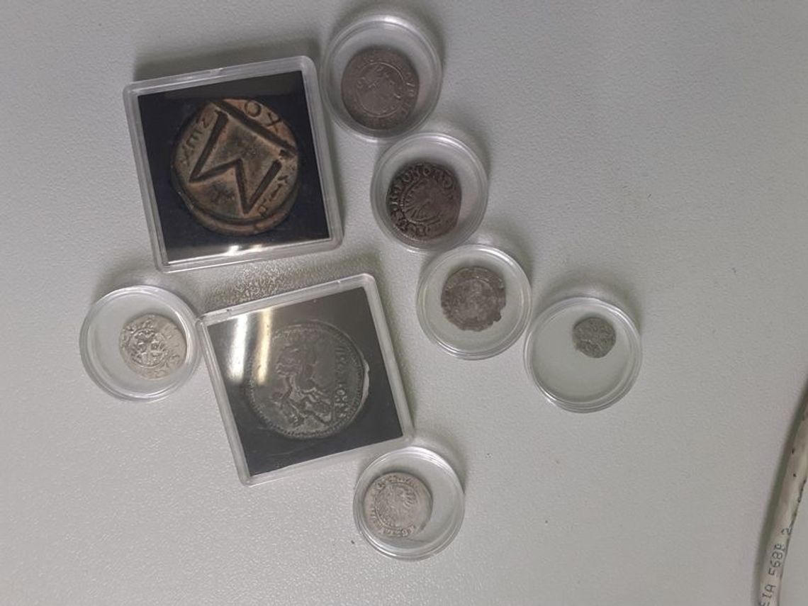 OFEROWAŁ DO SPRZEDANIA ZABYTKOWE MONETY