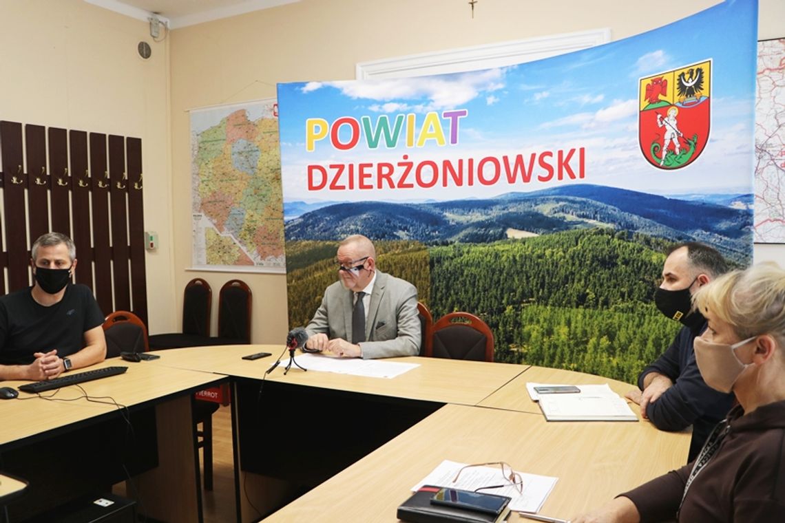 OSTATNIE W TYM ROKU SPOTKANIE POWIATOWEGO ZESPOŁU ZARZĄDZANIA KRYZYSOWEGO OSTATNIE W TYM ROKU SPOTKANIE POWIATOWEGO ZESPOŁU ZARZĄDZANIA KRYZYSOWEGO