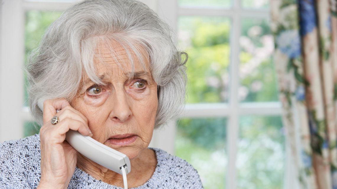 OSTRZEGĄ SENIORÓW PRZED OSZUSTAMI OSTRZEGĄ SENIORÓW PRZED OSZUSTAMI