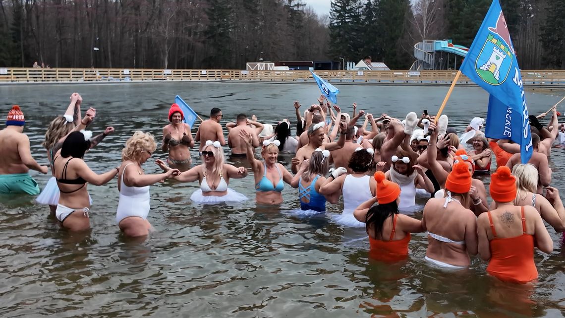 Parada Morsów rozgrzała Polanicę-Zdrój