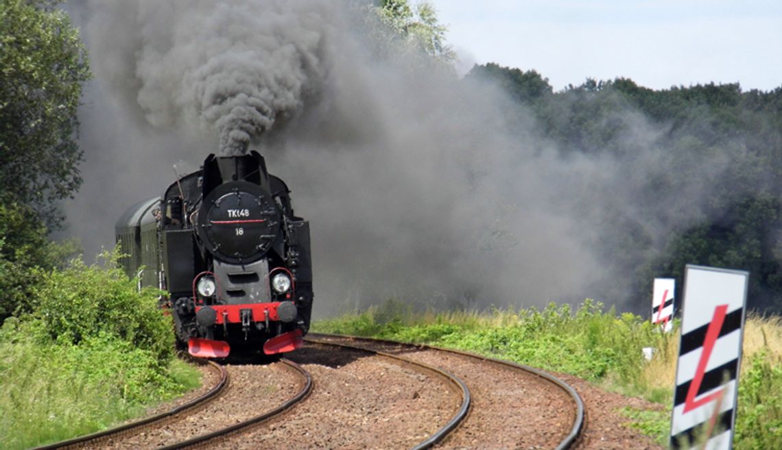 PAROWOZEM PO PODSUDECKIEJ MAGISTRALI KOLEJOWEJ