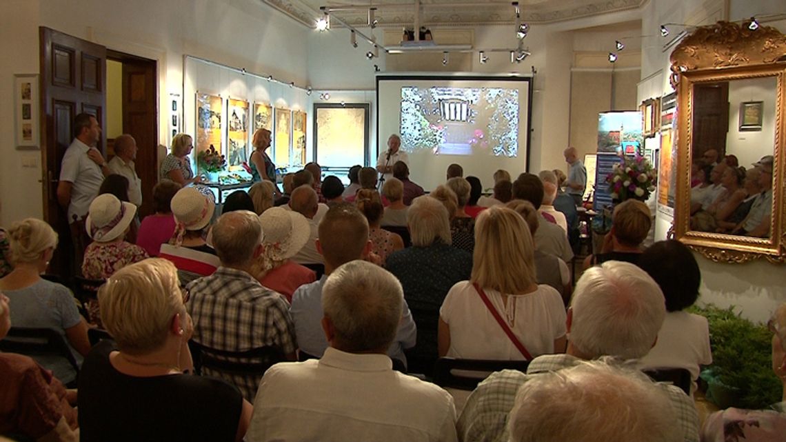 PIĘKNO KWIATÓW I ZIELENI WOKÓŁ NAS