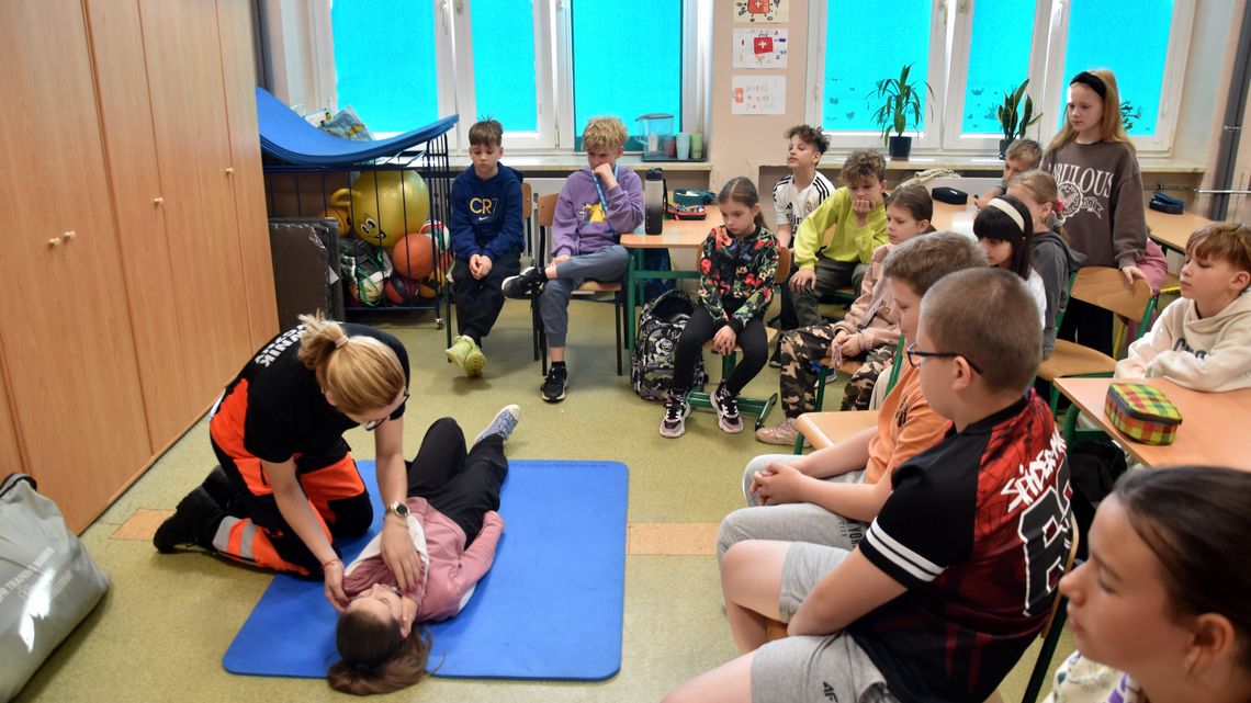 Pierwsza pomoc – cykl szkoleń dla dzierżoniowskich uczniów