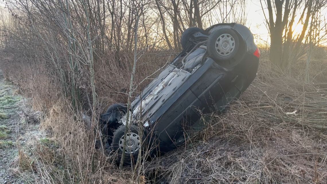 Pieszyce. Dachowanie na drodze do Bielawy