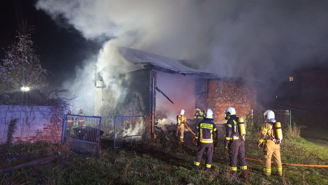 Pieszyce. Pożar budynku gospodarczego na Kościuszki