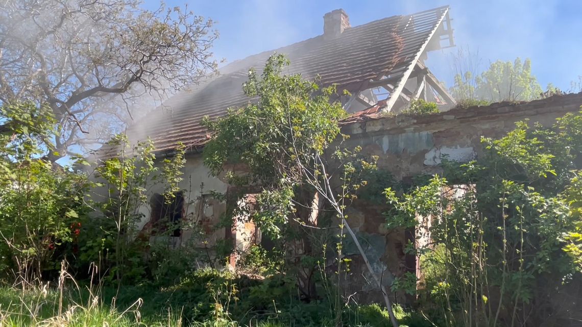 Pieszyce. Pożar pustostanu