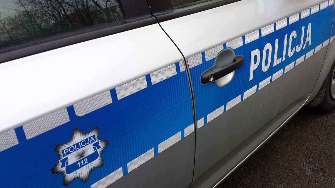 PIJANY BEZ UPRAWNIEŃ UCIEKAŁ PRZED POLICYJNYM PATROLEM PIJANY BEZ UPRAWNIEŃ UCIEKAŁ PRZED POLICYJNYM PATROLEM