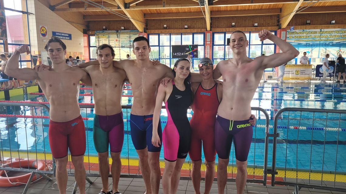 Pływacy na Pucharze Sprintu w Świebodzicach