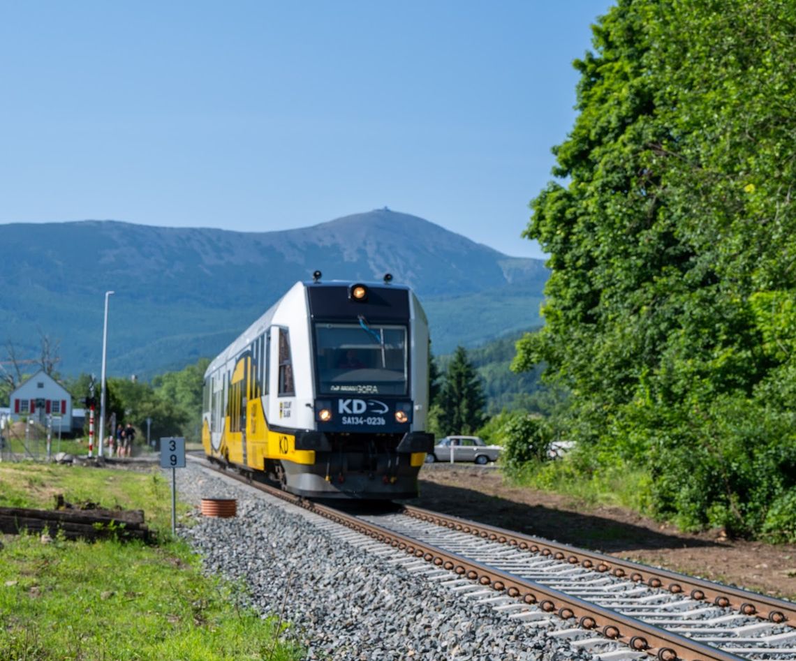 Po 25 latach pociągi wróciły do Karpacza, składy KD oraz SP42-001 na Linii Kolejowej nr 308 oraz 340