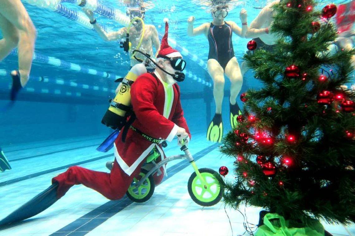 Podwodna choinka ubrana