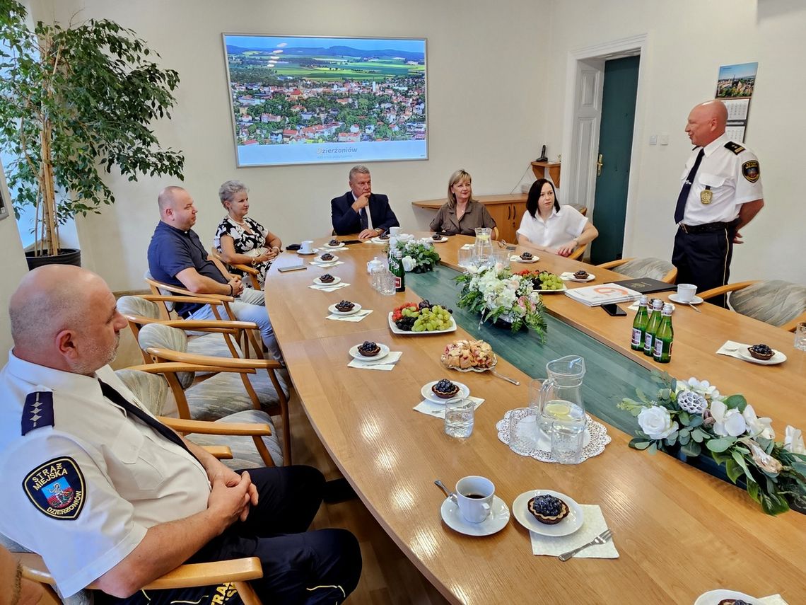 Podziękowania i awanse na Dzień Strażnika Miejskiego