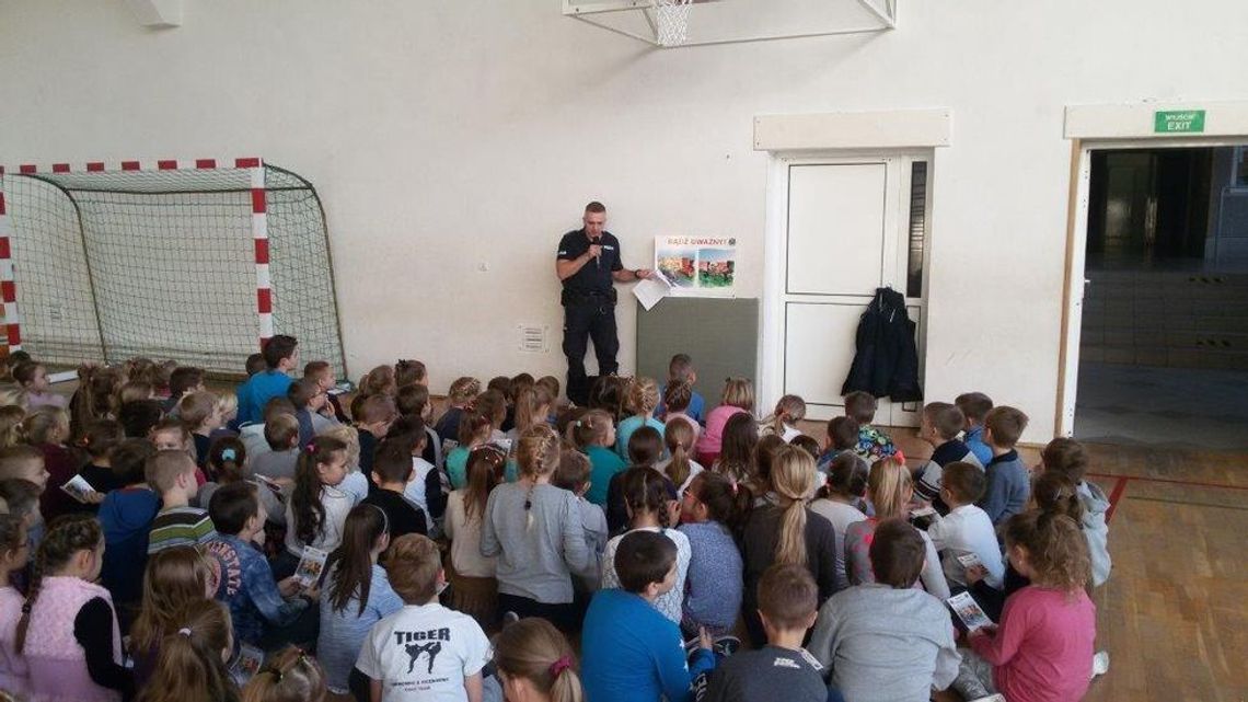 POLICJA EDUKUJE DZIECI NA WYPADEK ZAGROŻEŃ TERRORYSTYCZNYCH