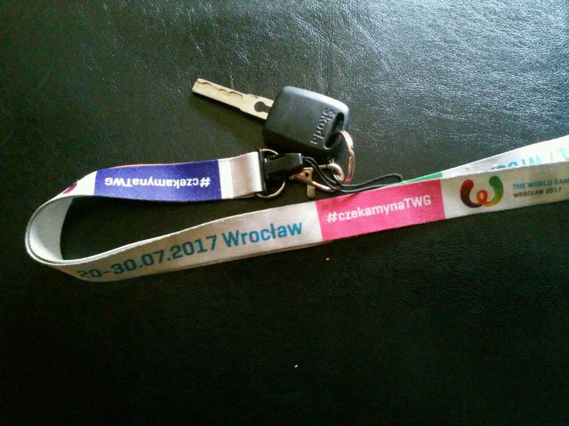 POLICJA ODNALAZŁA KLUCZ DO SAMOCHODU SKODA POLICJA ODNALAZŁA KLUCZ DO SAMOCHODU SKODA