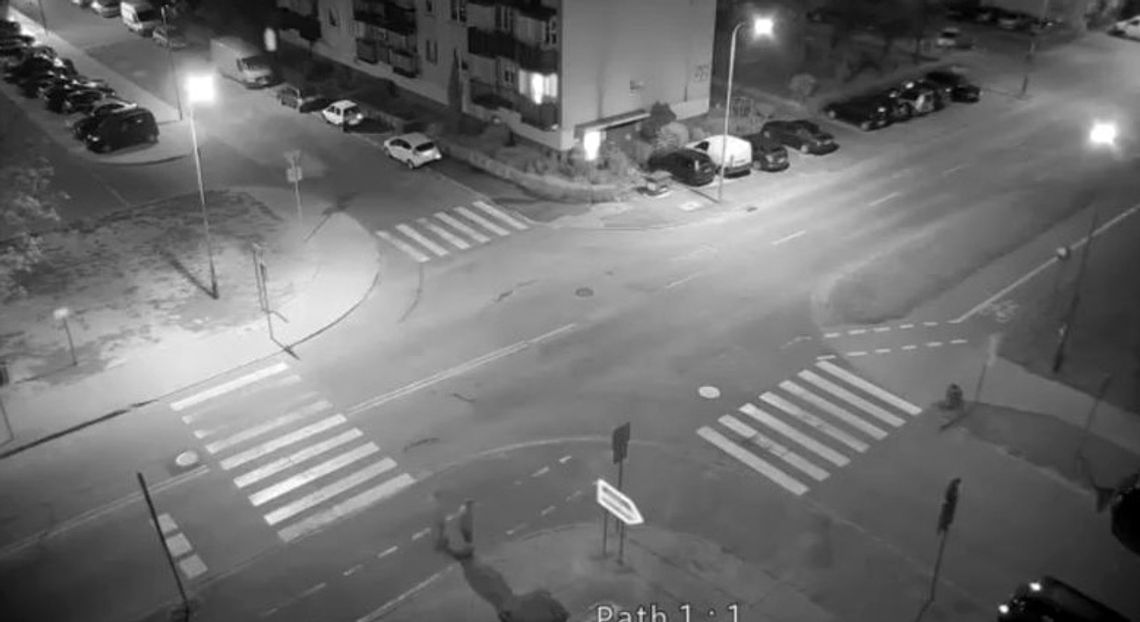 POLICJA POSZUKUJE MĘŻCZYZN, KTÓRZY DOKONALI ROZBOJU