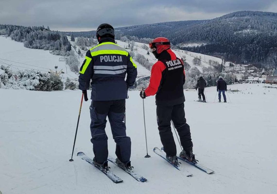 Policjanci powiatu dzierżoniowskiego czynnie biorą udział w patrolach narciarskich