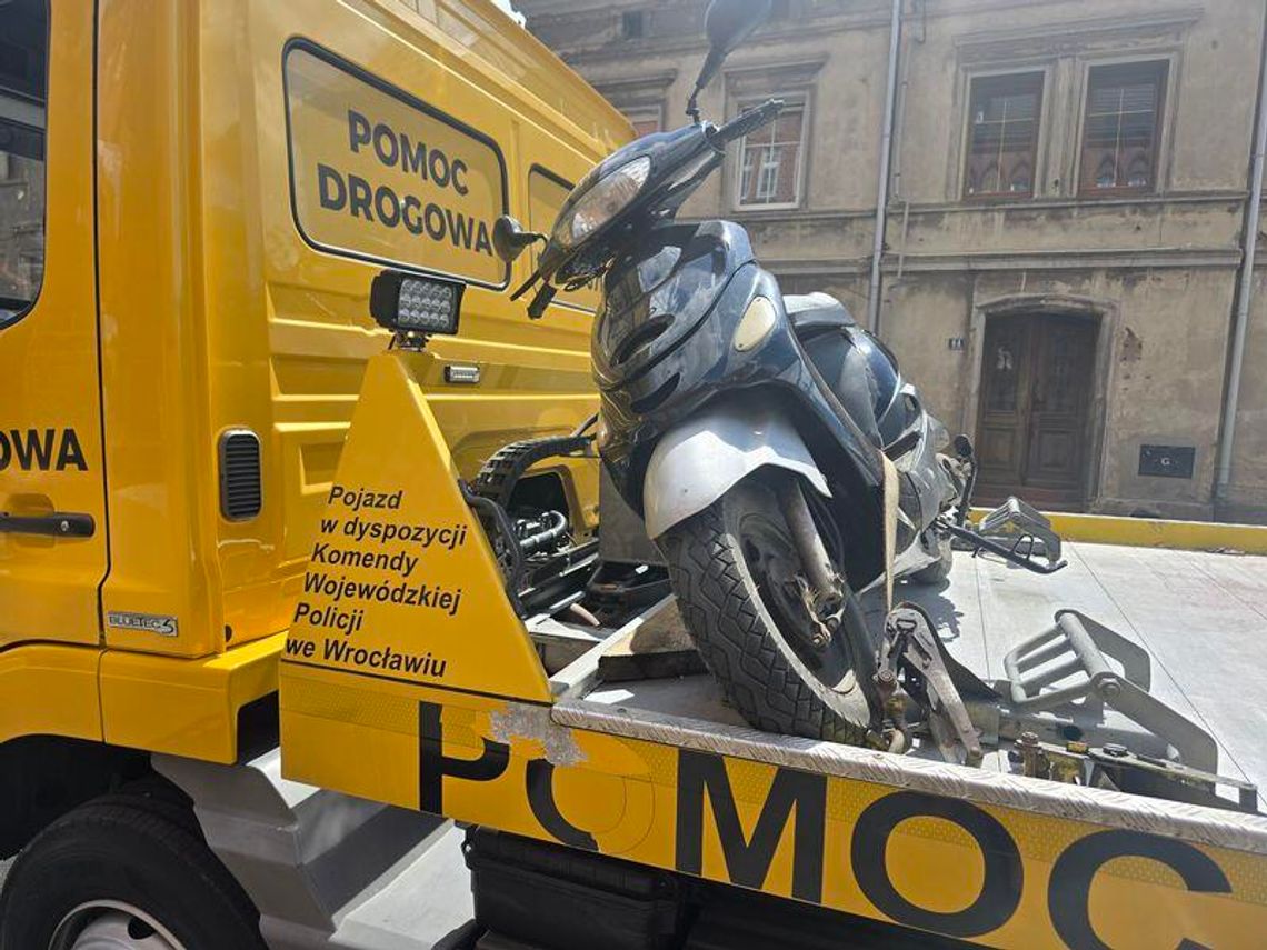 Policjant w trakcie zabezpieczania wyścigu kolarskiego ujął nietrzeźwego motorowerzystę Policjant w trakcie zabezpieczania wyścigu kolarskiego ujął nietrzeźwego motorowerzystę