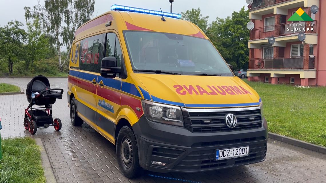 Potrącenie pieszej z 3-miesięcznym dzieckiem na przejściu w Bielawie Potrącenie pieszej z 3-miesięcznym dzieckiem na przejściu w Bielawie