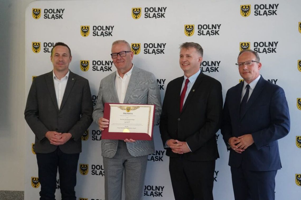Powiat Dzierżoniowski pozyskał promesę w wysokości 425 320 zł