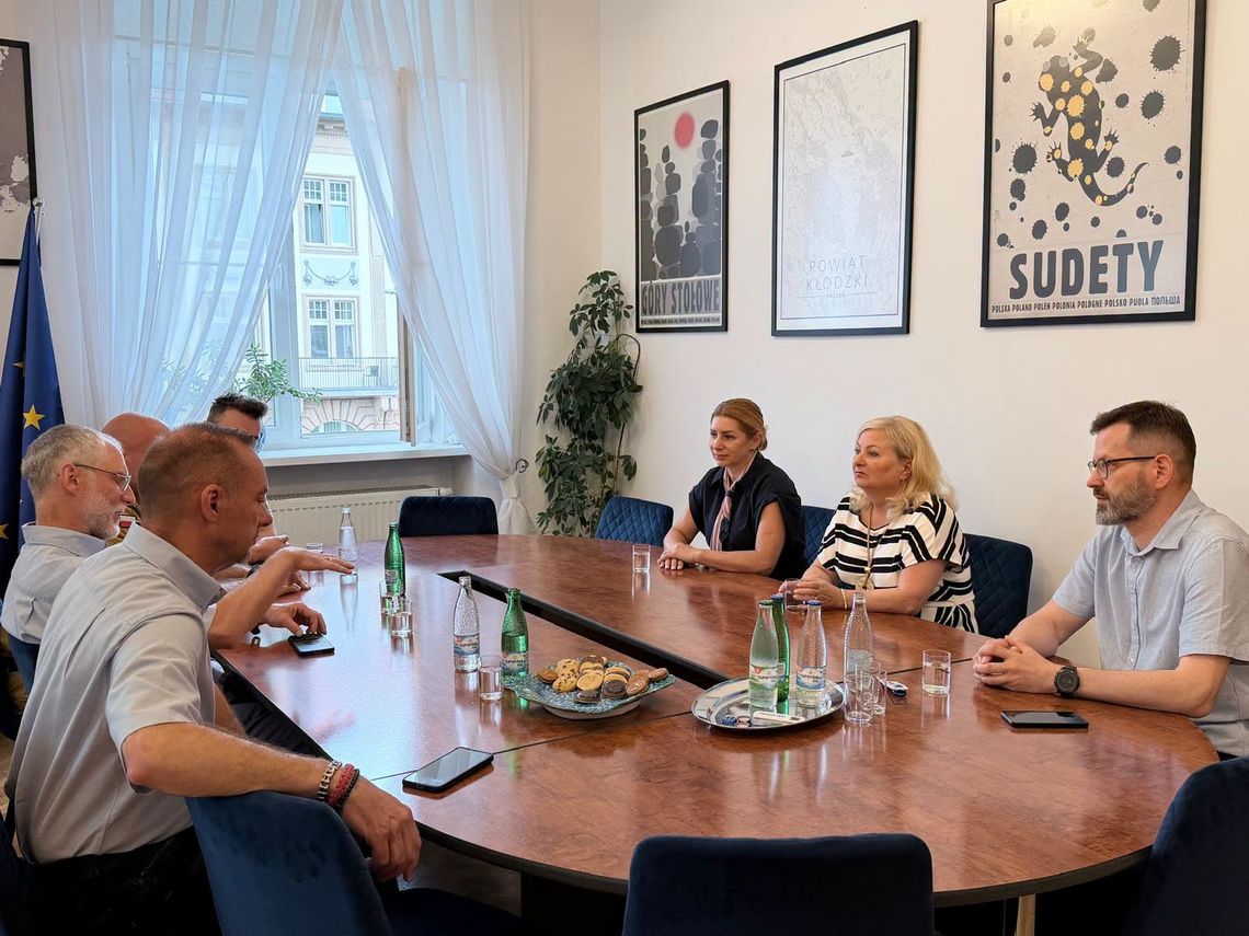 Powiat Kłodzki dzieli się doświadczeniem w zakresie zarządzania kryzysowego Powiat Kłodzki dzieli się doświadczeniem w zakresie zarządzania kryzysowego
