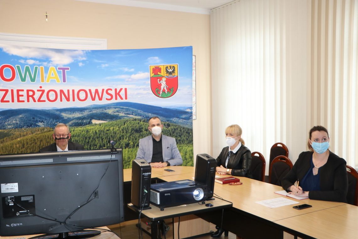 POWIATOWY ZESPÓŁ ZARZĄDZANIA KRYZYSOWEGO POWIATOWY ZESPÓŁ ZARZĄDZANIA KRYZYSOWEGO