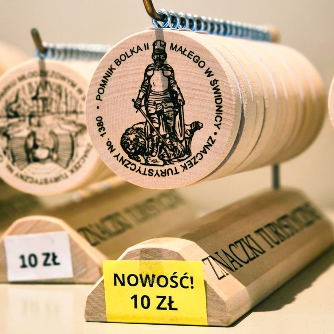 Powiększyła się kolekcja świdnickich znaczków turystycznych Powiększyła się kolekcja świdnickich znaczków turystycznych