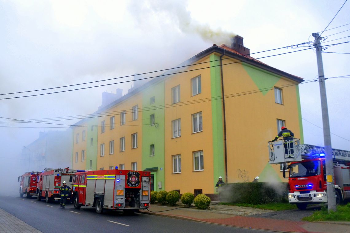 POŻAR SADZY W KOMINIE - SEZON ROZPOCZĘTY