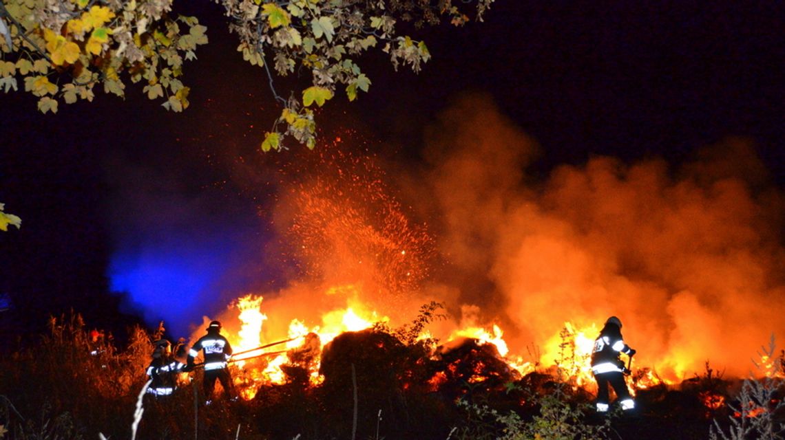 POŻAR SŁOMY W MOŚCISKU POŻAR SŁOMY W MOŚCISKU