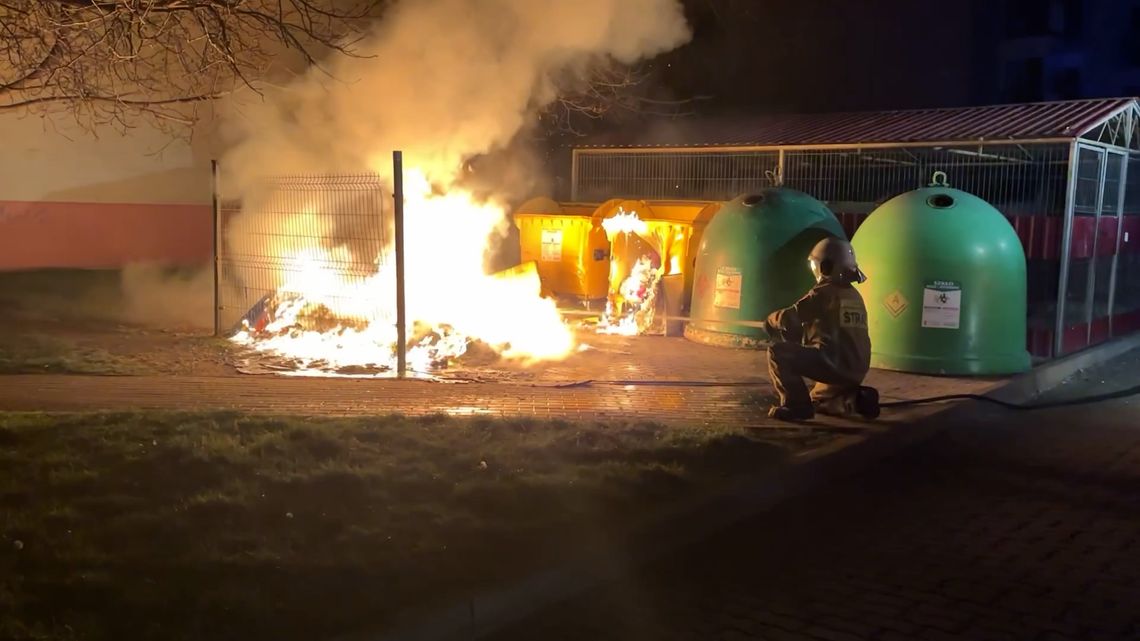 Pożar Śmietników w Bielawie przy ul. Grota-Roweckiego