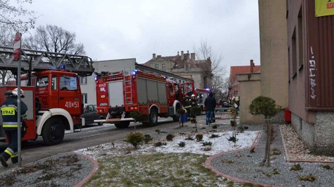 POŻAR W WIEŻOWCU W BIELAWIE - AKTUALIZACJA