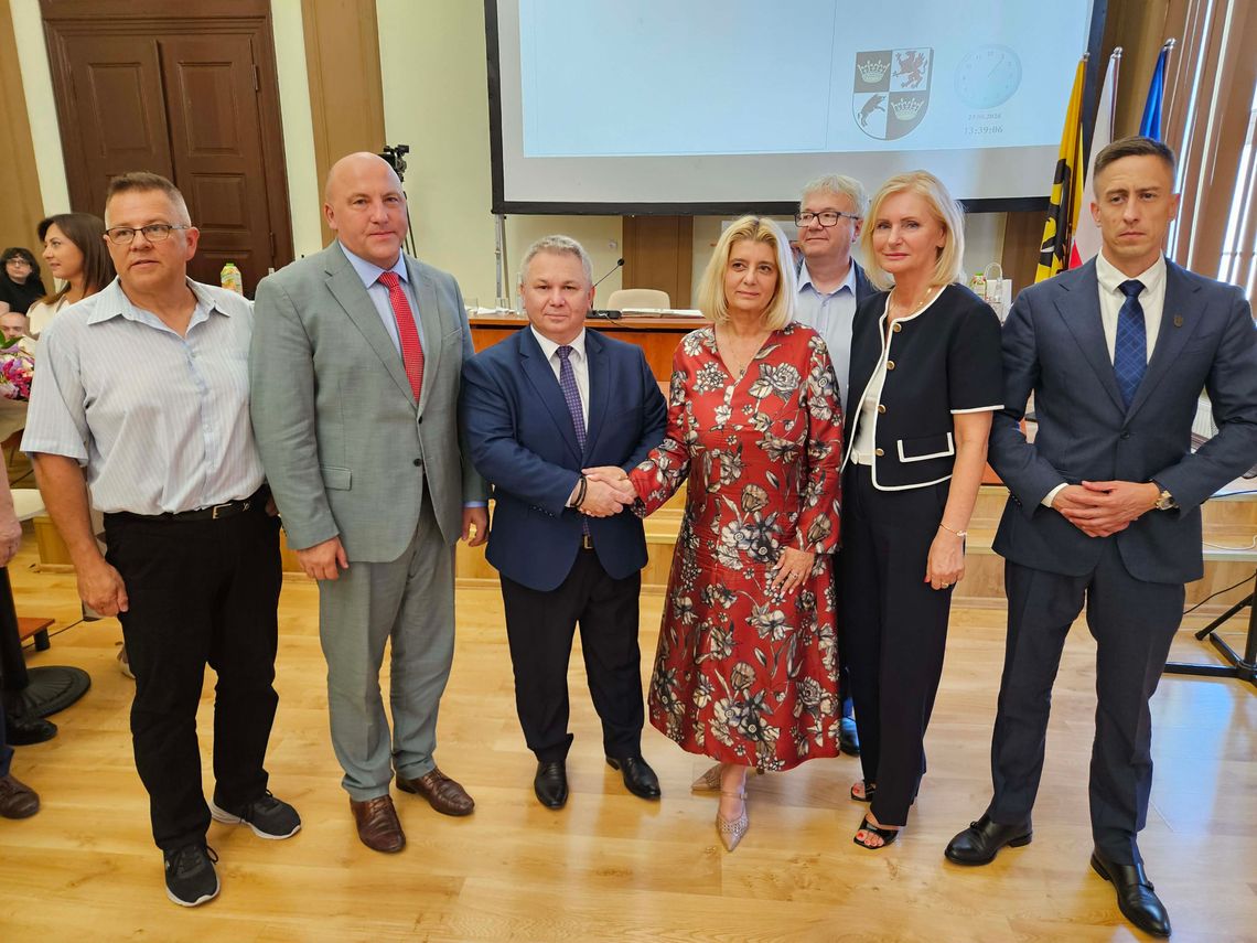 Prezydent Świdnicy z absolutorium i wotum zaufania za 2025 rok Rada Miejska pozytywnie oceniła wykonanie budżetu