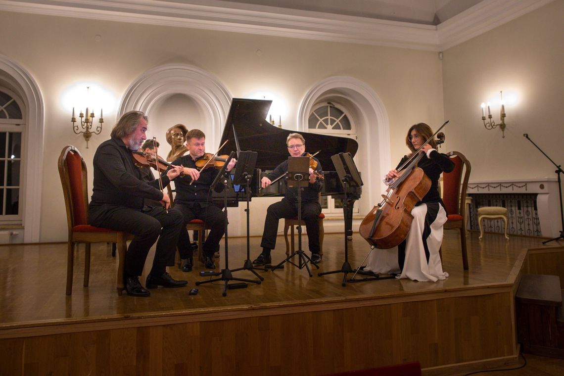 Przejrzystość i siła wykonawcza, która łączy. Koncert w Dworku Chopina Przejrzystość i siła wykonawcza, która łączy. Koncert w Dworku Chopina