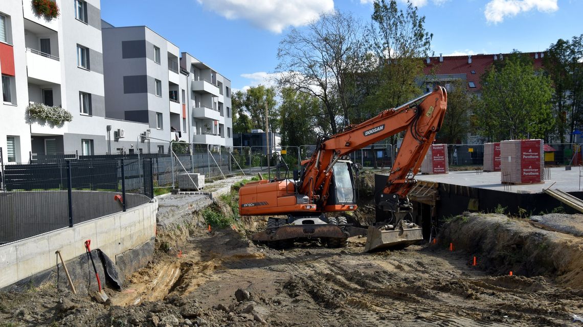 Przy ul. Sowiogórskiej 10 w Dzierżoniowie powstaje kolejny, piąty już budynek TBS