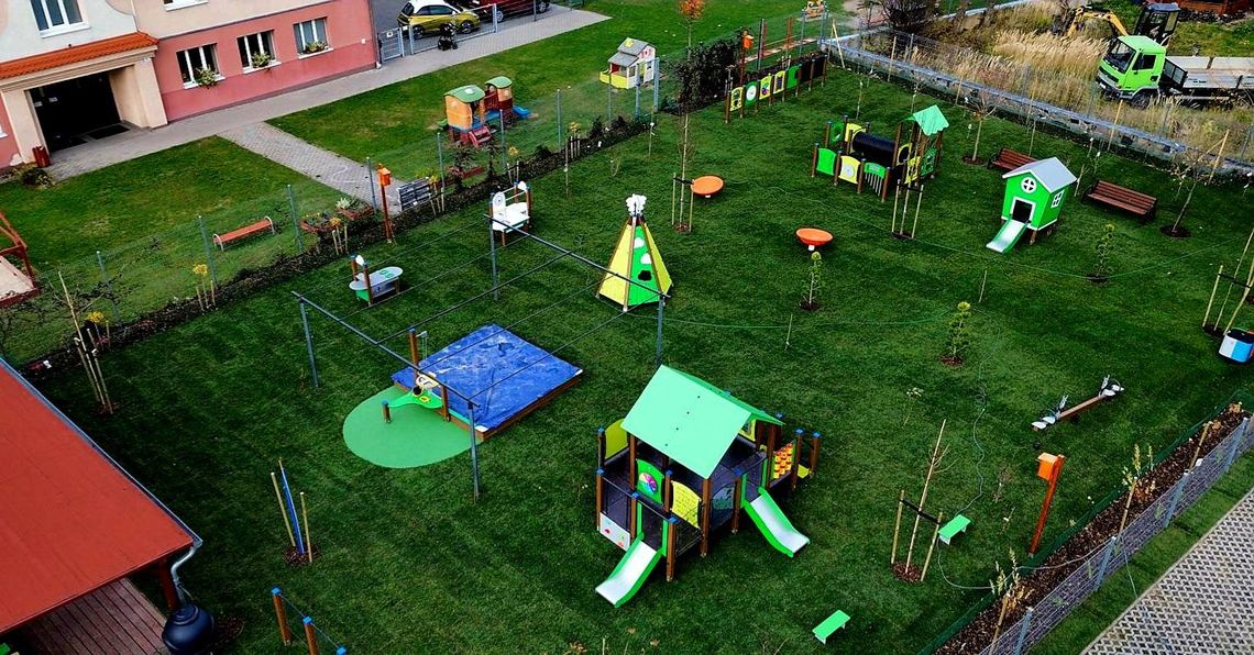 Przy Żłobku Publicznym nr 2 w Bielawie powstał nowy plac zabaw