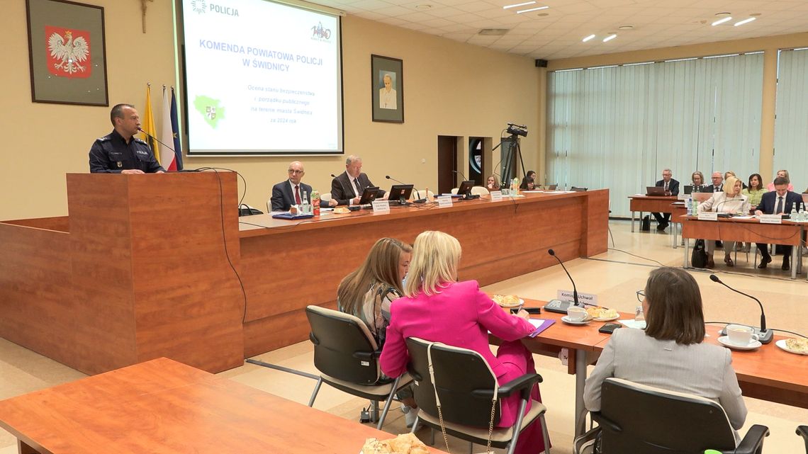 Rada Miejska w Świdnicy o bezpieczeństwie i ochronie miasta w 2024 roku Rada Miejska w Świdnicy o bezpieczeństwie i ochronie miasta w 2024 roku